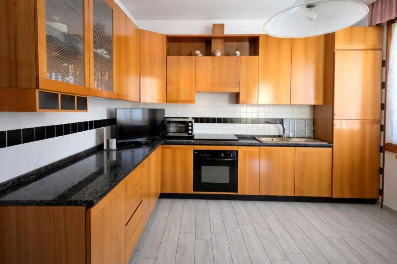 Proponiamo in vendita un ampio appartamento quadrilocale situato nel cuore di Montecchio Maggiore...