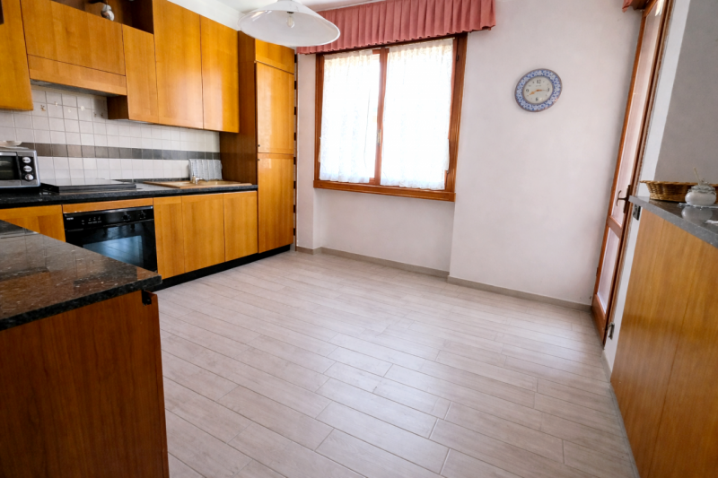 Proponiamo in vendita un ampio appartamento quadrilocale situato nel cuore di Montecchio Maggiore...