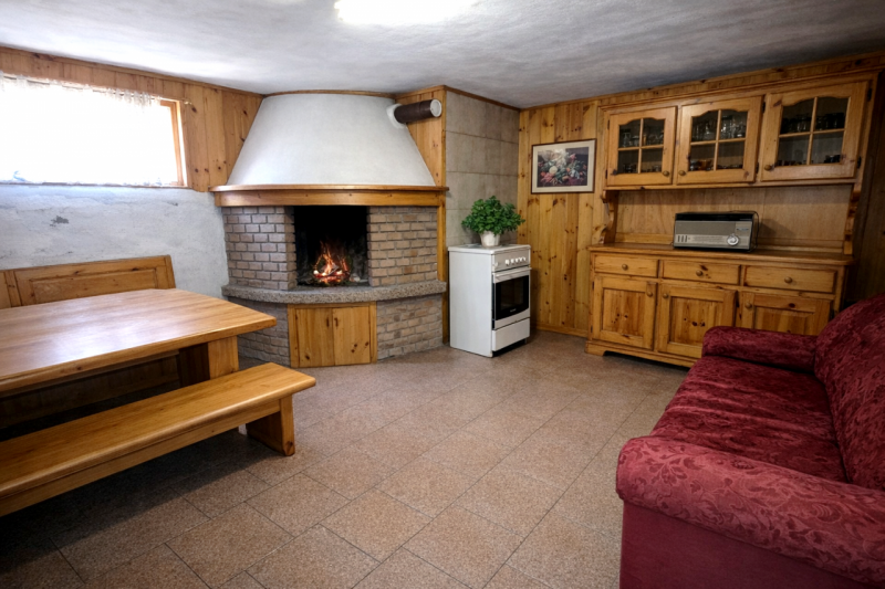 Proponiamo in vendita un ampio appartamento quadrilocale situato nel cuore di Montecchio Maggiore...