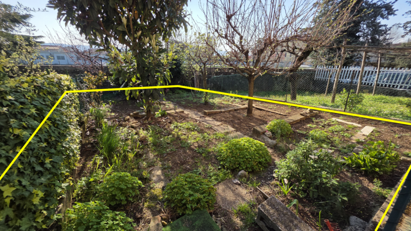 Proponiamo in vendita un ampio appartamento quadrilocale situato nel cuore di Montecchio Maggiore...