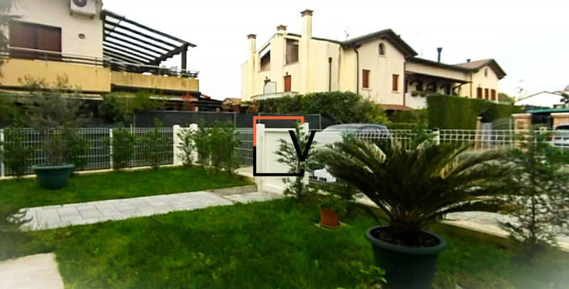 V404 - Proponiamo in vendita un nuovo appartamento al piano terra con giardino piantumato, in pie...