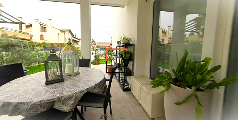 V404 - Proponiamo in vendita un nuovo appartamento al piano terra con giardino piantumato, in pie...