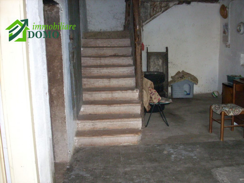 In vendita, nel cuore della tranquilla località Pria Bona a Monte di Malo, vi proponiamo un'oppor...