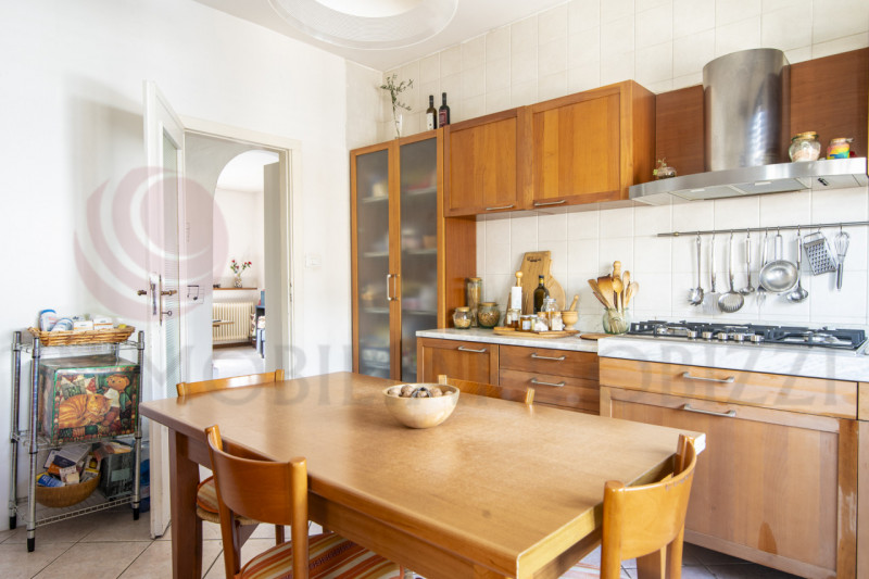 Albignasego zona Ferri in vendita casa singola, con giardino privato, comoda al centro e vicino a...