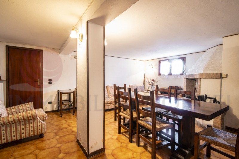 Albignasego zona Ferri in vendita casa singola, con giardino privato, comoda al centro e vicino a...