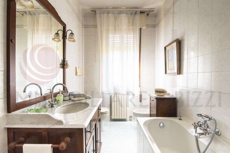 Albignasego zona Ferri in vendita casa singola, con giardino privato, comoda al centro e vicino a...