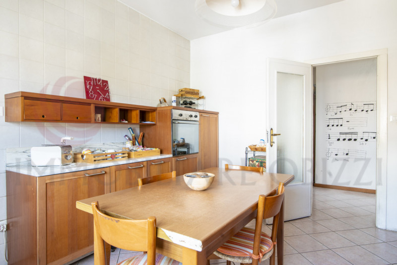 Albignasego zona Ferri in vendita casa singola, con giardino privato, comoda al centro e vicino a...