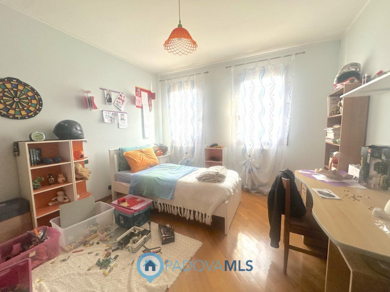 Abano, Monterosso. Bifamiliare, con vista colli, del 2000, in vendita a Euro 375.000, con stupend...