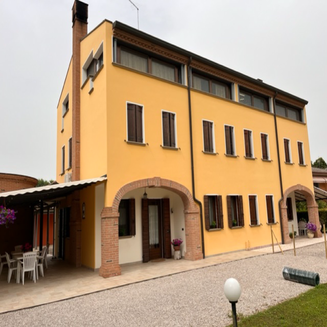 Abano, Monterosso. Bifamiliare, con vista colli, del 2000, in vendita a Euro 375.000, con stupend...