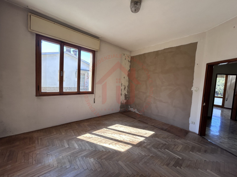 RIF: FR025 PADOVA - MADONNA PELLEGRINA Proponiamo in vendita appartamento al primo piano in palaz...