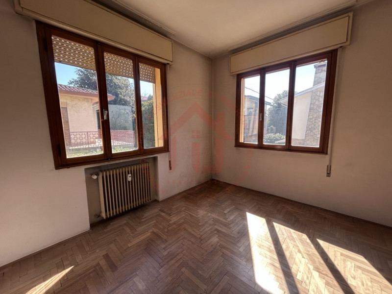 RIF: FR025 PADOVA - MADONNA PELLEGRINA Proponiamo in vendita appartamento al primo piano in palaz...