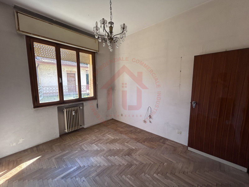 RIF: FR025 PADOVA - MADONNA PELLEGRINA Proponiamo in vendita appartamento al primo piano in palaz...