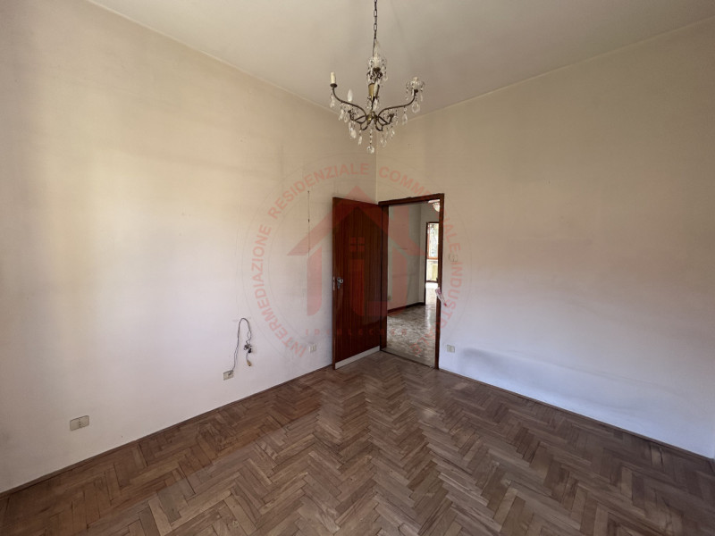 RIF: FR025 PADOVA - MADONNA PELLEGRINA Proponiamo in vendita appartamento al primo piano in palaz...