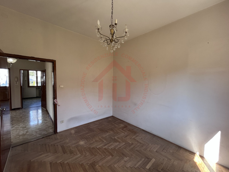 RIF: FR025 PADOVA - MADONNA PELLEGRINA Proponiamo in vendita appartamento al primo piano in palaz...