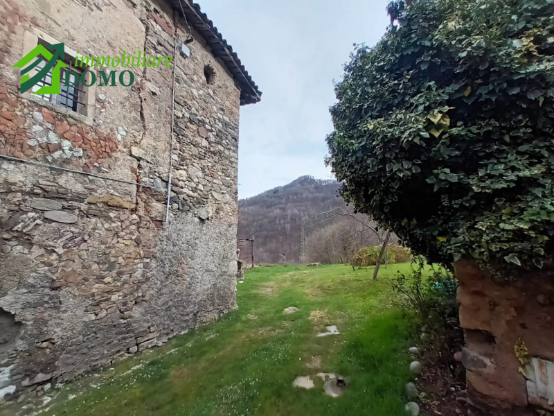 In una delle zone più suggestive di Valli del Pasubio, nella tranquilla contrada Malunga a soli d...