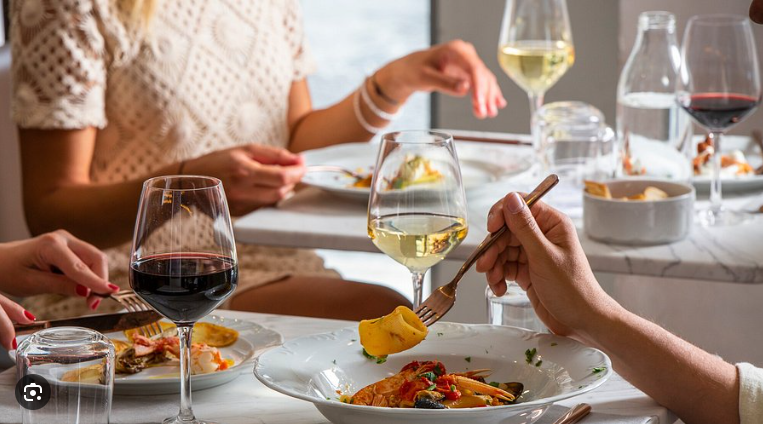 Nel cuore di Treviso, in una zona di forte passaggio e grande visibilità, proponiamo in vendita a...