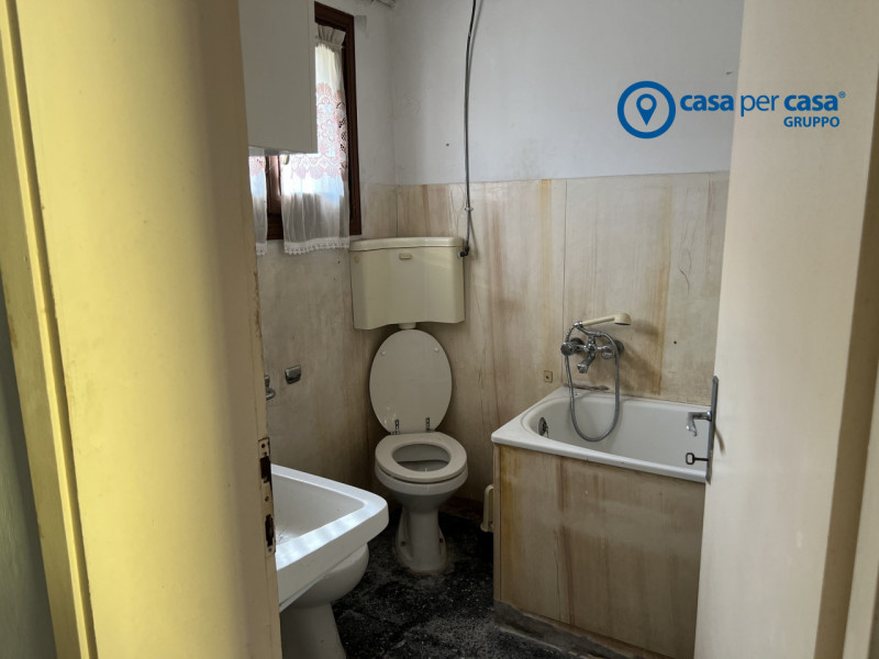 APPROVATO GRUPPO CASA PER CASA: VALUTATO, CONTROLLATO, GESTITO IN ESCLUSIVA!

ZONA:
L’immobile è ...