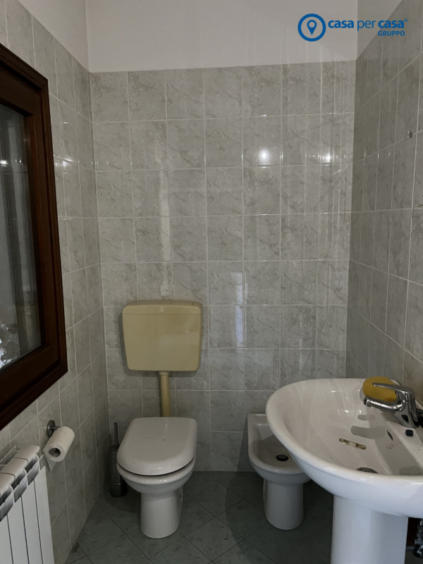 APPROVATO GRUPPO CASA PER CASA: VALUTATO, CONTROLLATO, GESTITO IN ESCLUSIVA!

ZONA:
L’immobile è ...