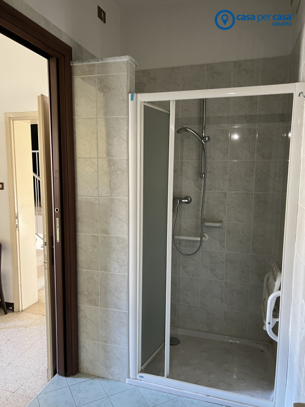 APPROVATO GRUPPO CASA PER CASA: VALUTATO, CONTROLLATO, GESTITO IN ESCLUSIVA!

ZONA:
L’immobile è ...