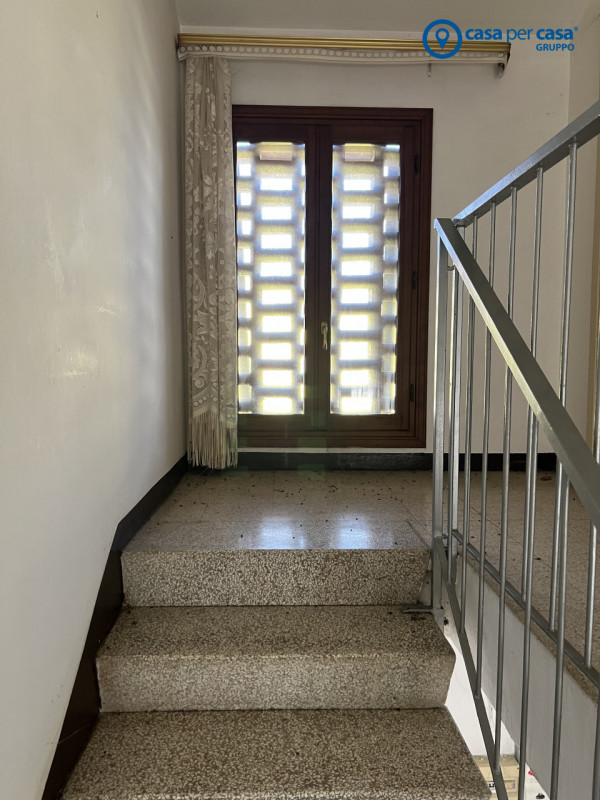 APPROVATO GRUPPO CASA PER CASA: VALUTATO, CONTROLLATO, GESTITO IN ESCLUSIVA!

ZONA:
L’immobile è ...