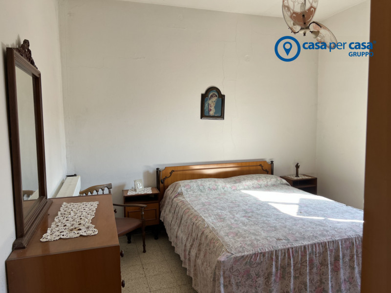 APPROVATO GRUPPO CASA PER CASA: VALUTATO, CONTROLLATO, GESTITO IN ESCLUSIVA!

ZONA:
L’immobile è ...