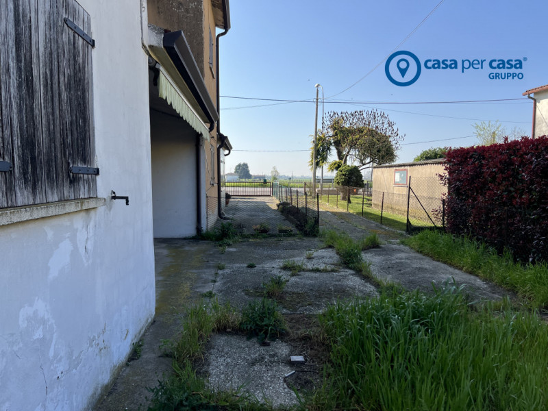 APPROVATO GRUPPO CASA PER CASA: VALUTATO, CONTROLLATO, GESTITO IN ESCLUSIVA!

ZONA:
L’immobile è ...