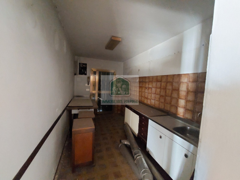 In una delle cornici più suggestive della zona, proponiamo in vendita una porzione di testa da ri...