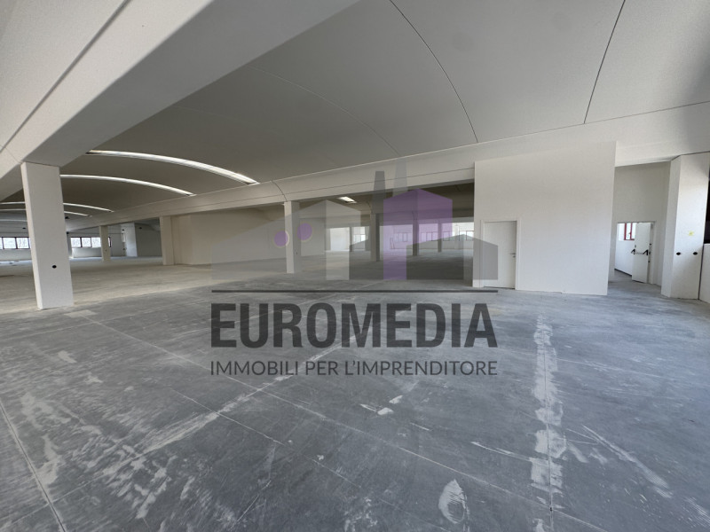 Per informazioni: 375.7062731

EUROMEDIA propone in locazione un immobile di recente ristrutturaz...