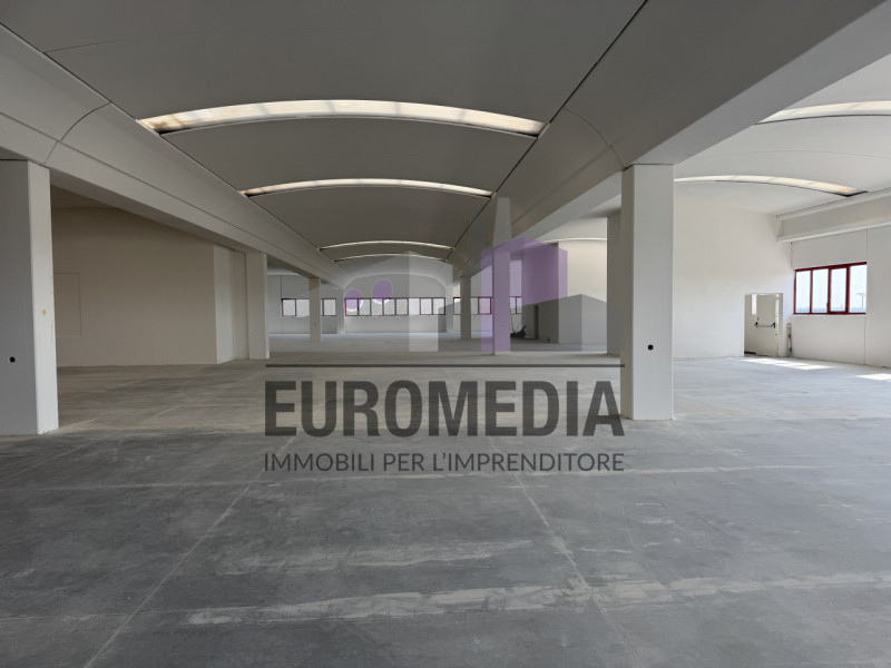 Per informazioni: 375.7062731

EUROMEDIA propone in locazione un immobile di recente ristrutturaz...