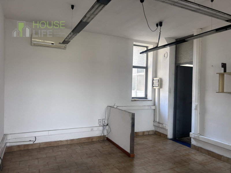 ZANE' - Z.I: CAPANNONE - COMMERCIALE di mq 350 circa H 4.00 mt sotto trave, con impianto elettric...