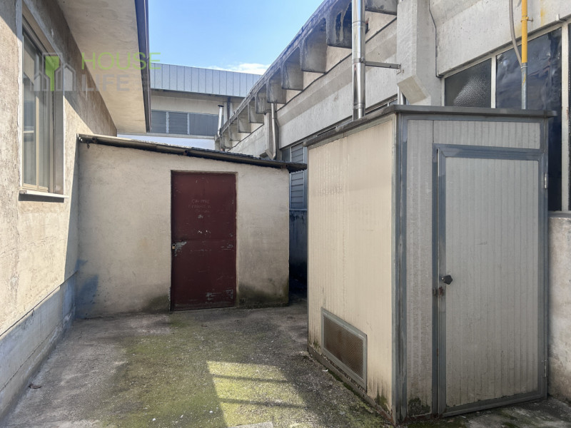 ZANE' - Z.I: CAPANNONE - COMMERCIALE di mq 350 circa H 4.00 mt sotto trave, con impianto elettric...