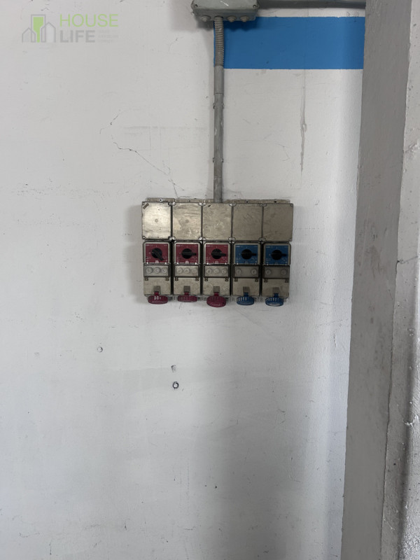 ZANE' - Z.I: CAPANNONE - COMMERCIALE di mq 350 circa H 4.00 mt sotto trave, con impianto elettric...