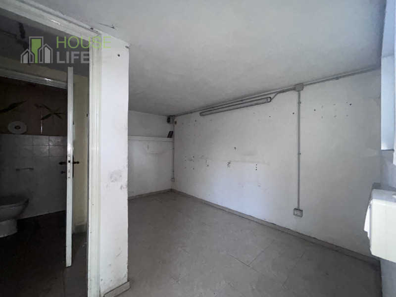 ZANE' - Z.I: CAPANNONE - COMMERCIALE di mq 350 circa H 4.00 mt sotto trave, con impianto elettric...