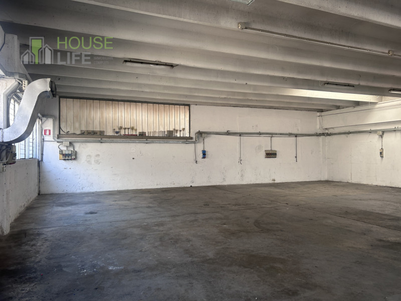 ZANE' - Z.I: CAPANNONE - COMMERCIALE di mq 350 circa H 4.00 mt sotto trave, con impianto elettric...