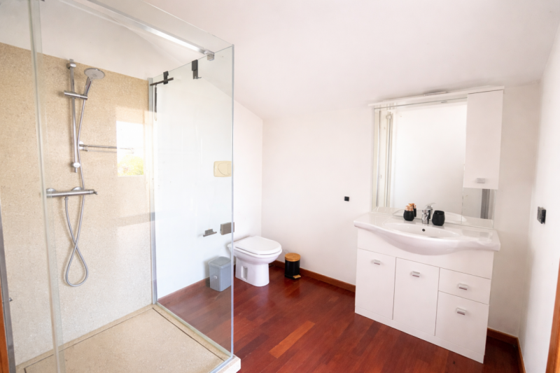 Proponiamo in vendita un luminoso e spazioso appartamento duplex a Maserà di Padova, una zona res...