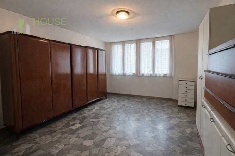 MARANO VIC.: MARANO VIC.: Unica in zona, CASA SINGOLA anni 70 da rimodernare disposta su piani fu...