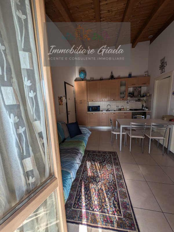 ✨ Mini appartamento all’ultimo piano – pronto da vivere! ✨
Proponiamo in vendita grazioso mini ap...