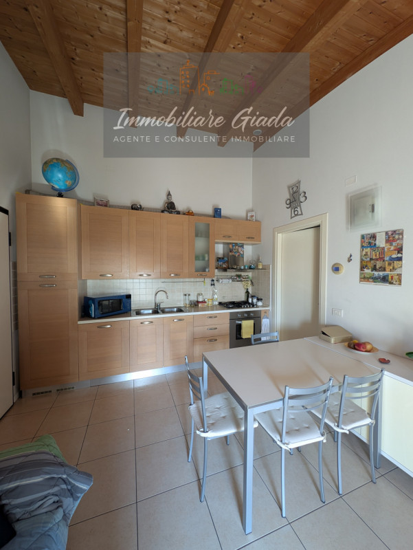 ✨ Mini appartamento all’ultimo piano – pronto da vivere! ✨
Proponiamo in vendita grazioso mini ap...