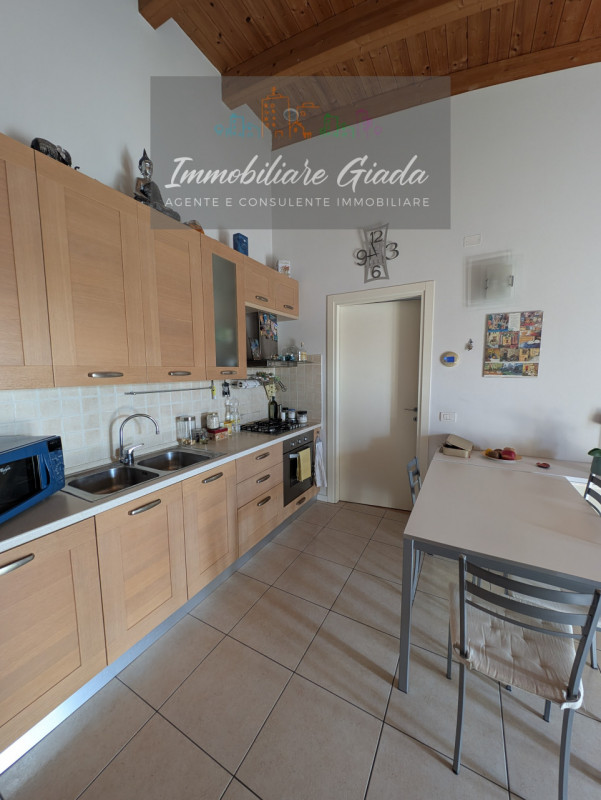 ✨ Mini appartamento all’ultimo piano – pronto da vivere! ✨
Proponiamo in vendita grazioso mini ap...