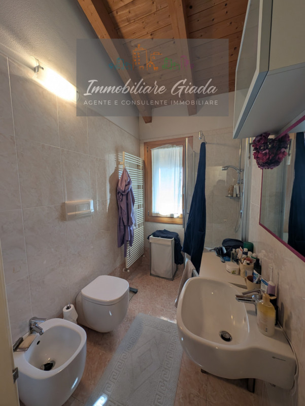 ✨ Mini appartamento all’ultimo piano – pronto da vivere! ✨
Proponiamo in vendita grazioso mini ap...