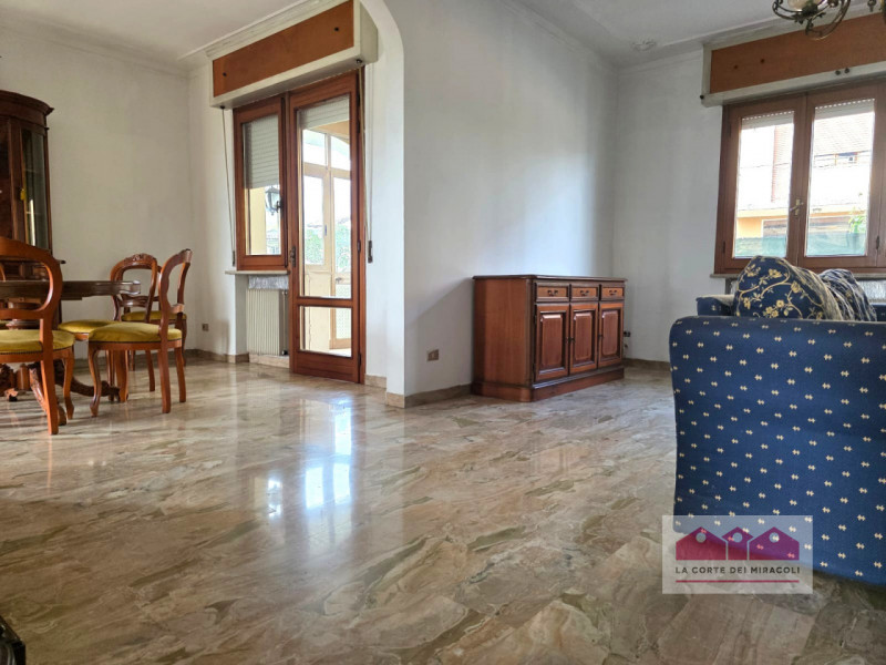 AVIANO: IN PRIMA COLLINA SINGOLA ANNI 70 DIVISA IN DUE UNITA' ABITATIVE CON TERRENO DI PERTINENZA...
