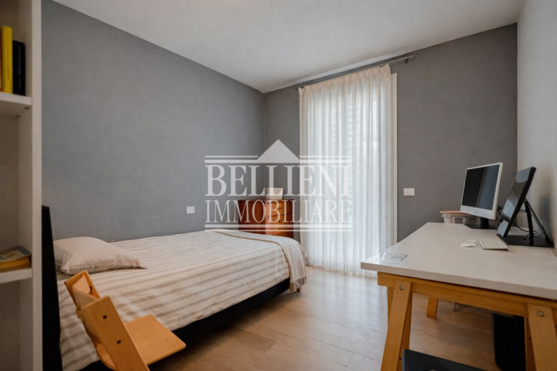 ZONA ISTITUTO ROSSI - In una delle zone più richieste e residenziali, proponiamo in vendita un el...