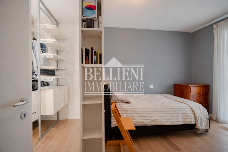 ZONA ISTITUTO ROSSI - In una delle zone più richieste e residenziali, proponiamo in vendita un el...