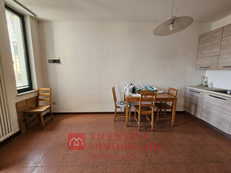 VICENZA - San Lazzaro : In Residence di fine anni 90', MINI APPARTAMENTO al 7' e penultimo piano ...