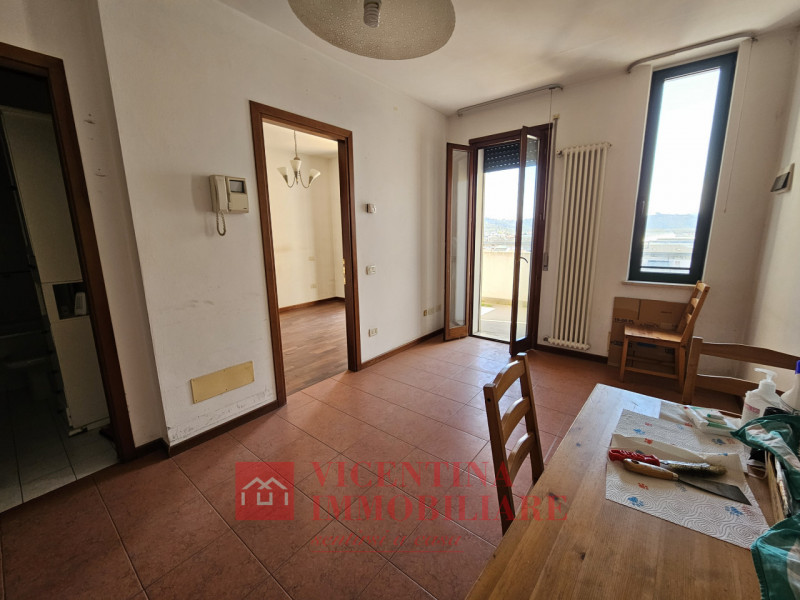 VICENZA - San Lazzaro : In Residence di fine anni 90', MINI APPARTAMENTO al 7' e penultimo piano ...