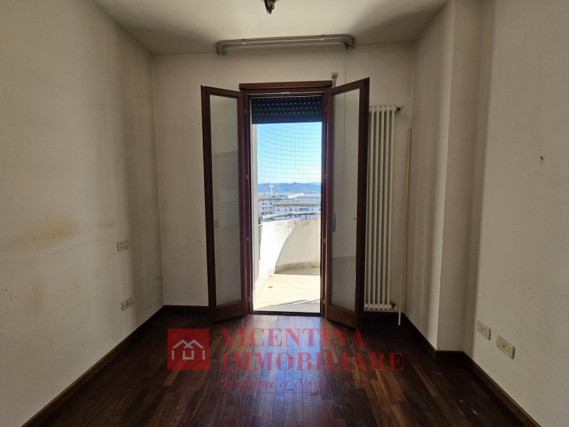 VICENZA - San Lazzaro : In Residence di fine anni 90', MINI APPARTAMENTO al 7' e penultimo piano ...