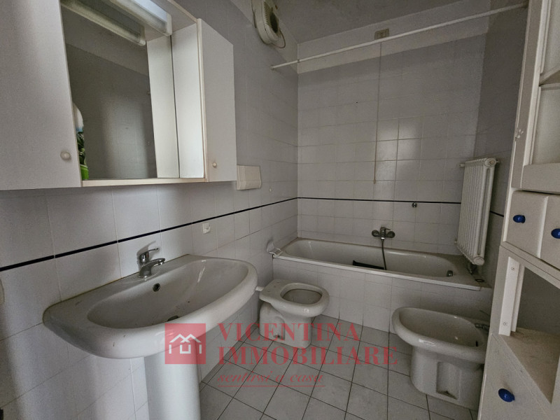 VICENZA - San Lazzaro : In Residence di fine anni 90', MINI APPARTAMENTO al 7' e penultimo piano ...