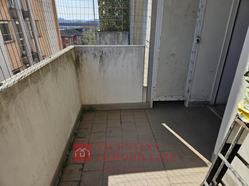 VICENZA - San Lazzaro : In Residence di fine anni 90', MINI APPARTAMENTO al 7' e penultimo piano ...