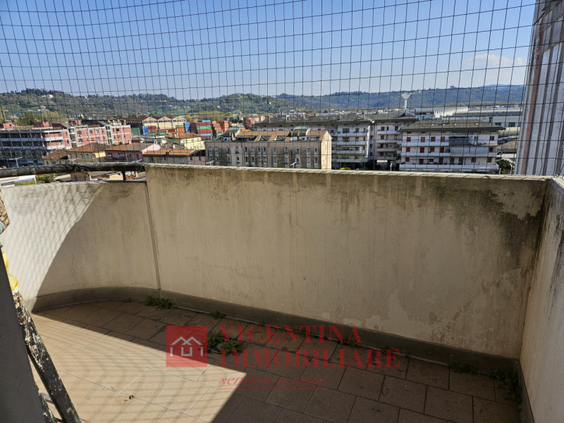 VICENZA - San Lazzaro : In Residence di fine anni 90', MINI APPARTAMENTO al 7' e penultimo piano ...