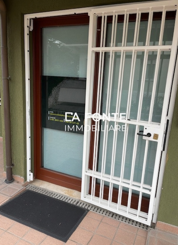 Vigonza Centro, Ufficio Mq 90, Ingresso indipendente al piano terra suddiviso in Reception, 3 Uff...